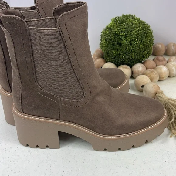 Dolce VitaHawk H2O Waterproof Chelsea Boot Sz 7.5 Color/Mushroom
